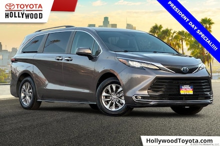 2024 Toyota Sienna XLE Van Passenger Van