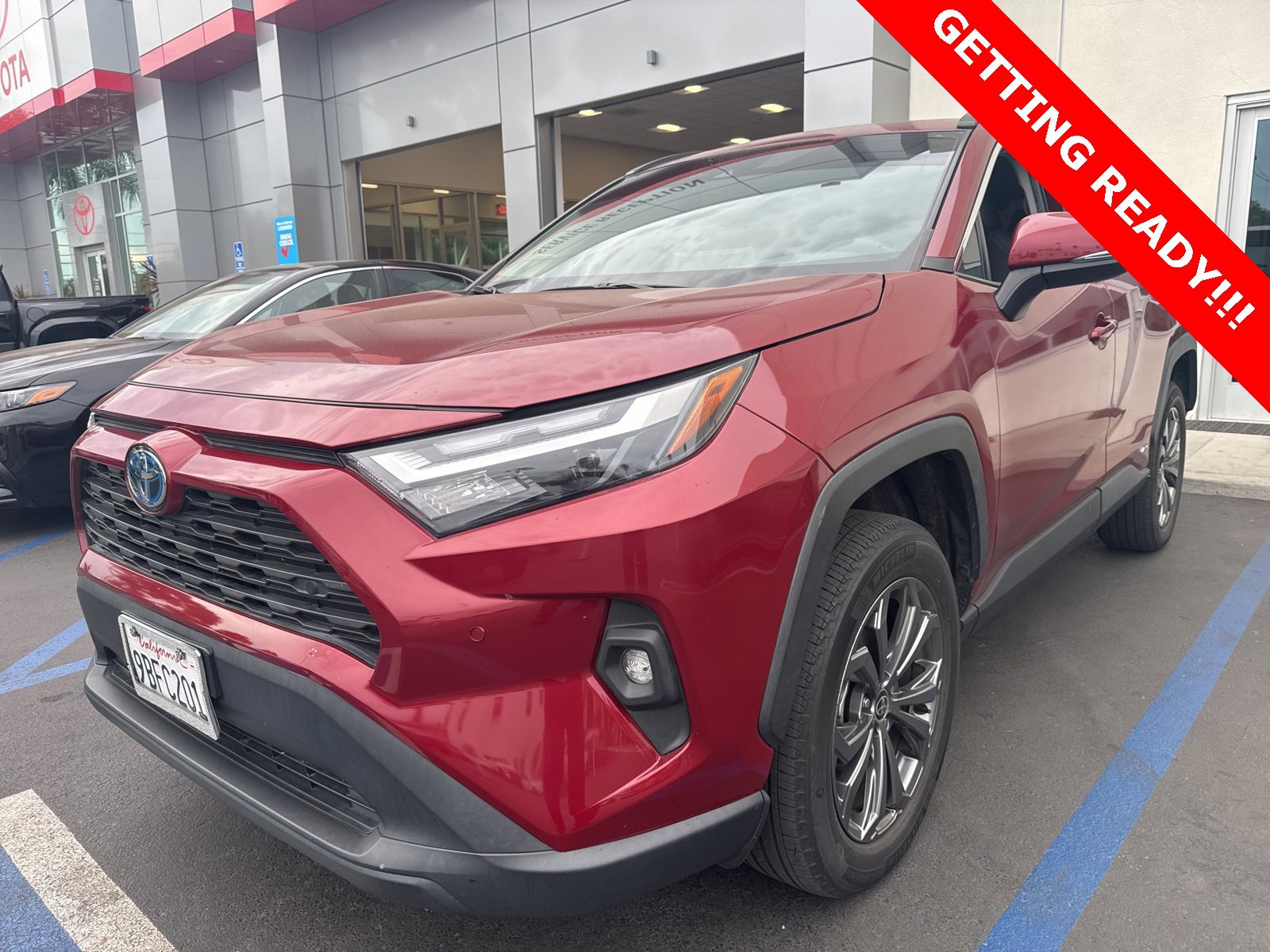 2022 Toyota RAV4 Hybrid XLE Premium photo 2