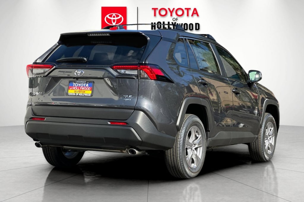 2025 Toyota RAV4 XLE photo 2