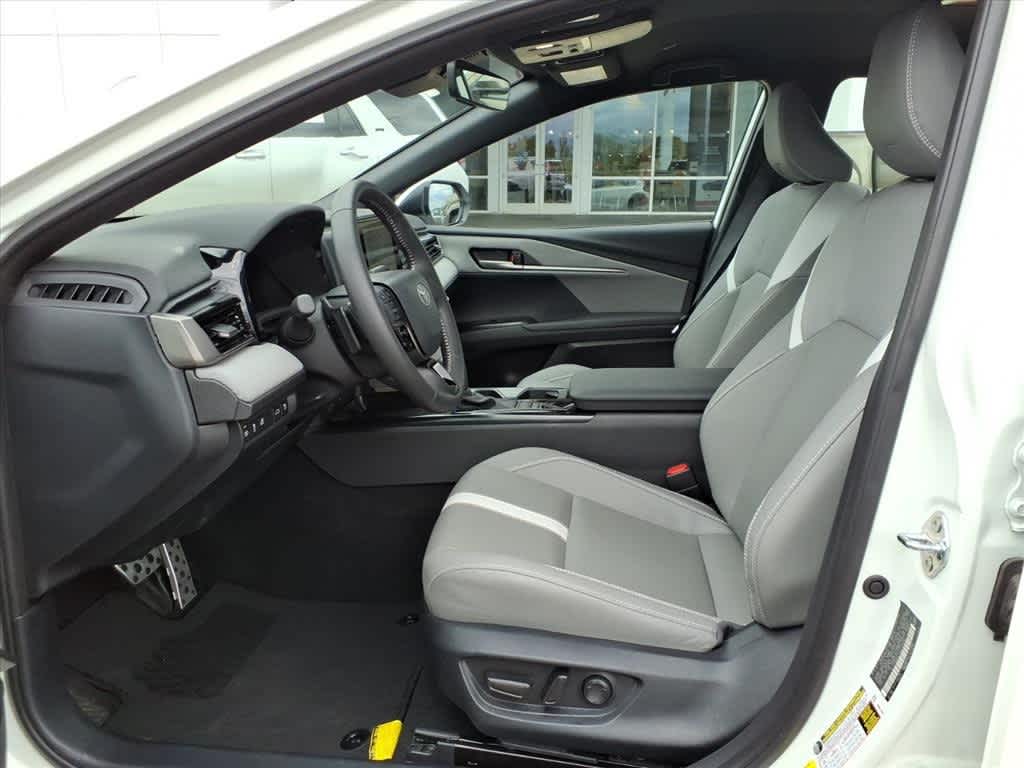 Thumbnail: 2025 Toyota Camry - 24