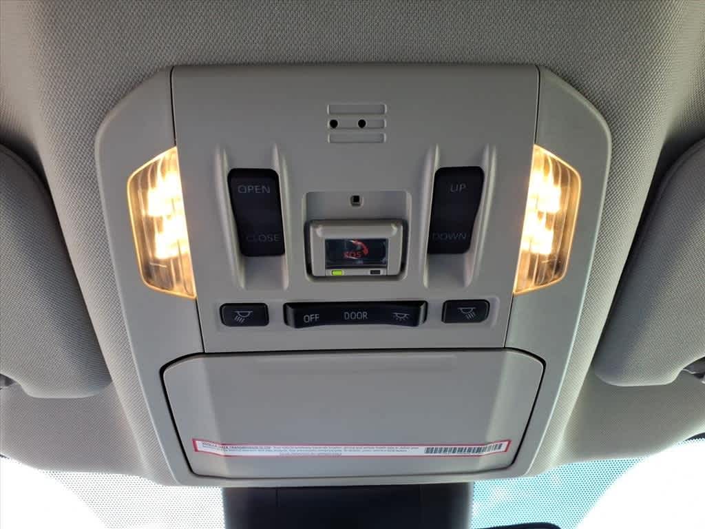 Thumbnail: 2023 Toyota Highlander - 24