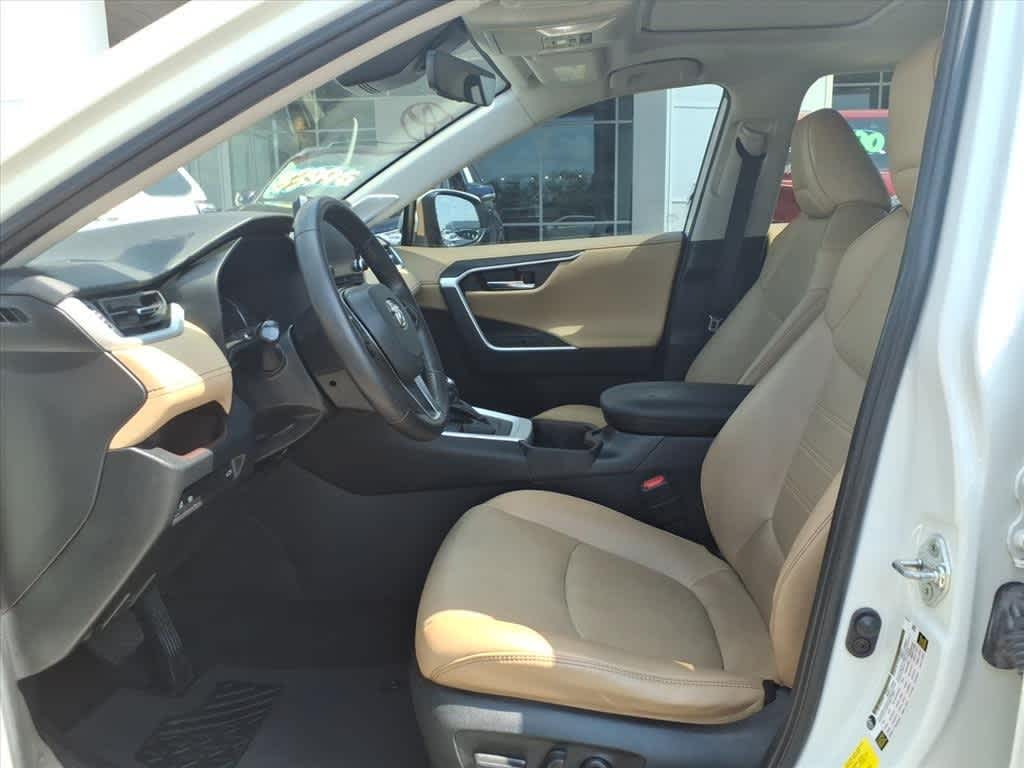 Thumbnail: 2022 Toyota RAV4 - 24