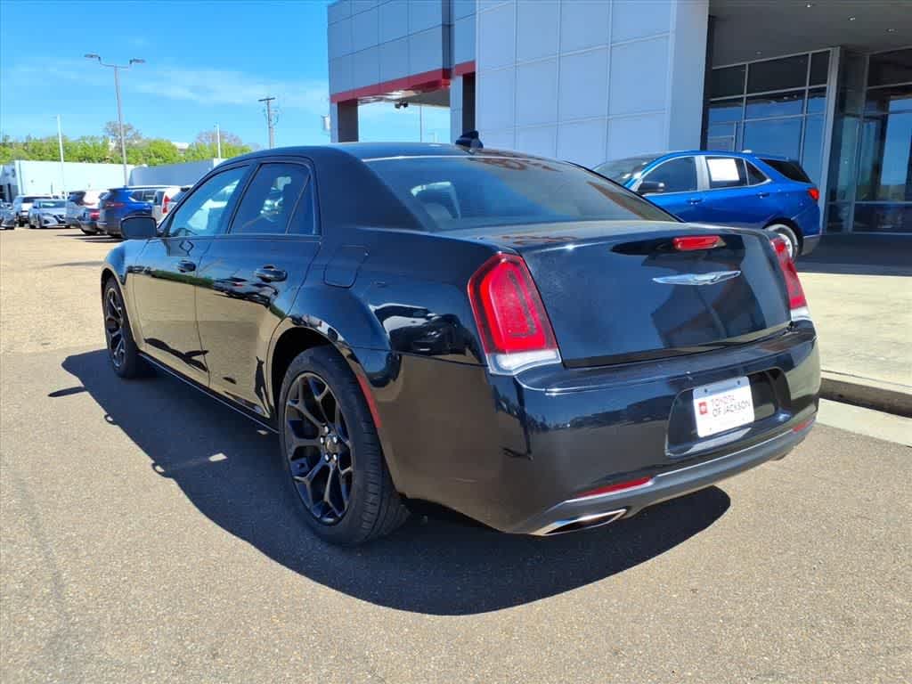 Thumbnail: 2019 Chrysler 300 - 7