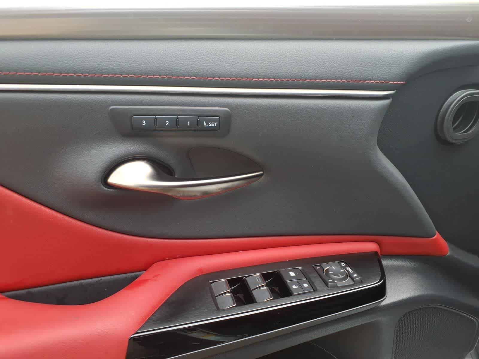 Thumbnail: 2022 Lexus ES - 12
