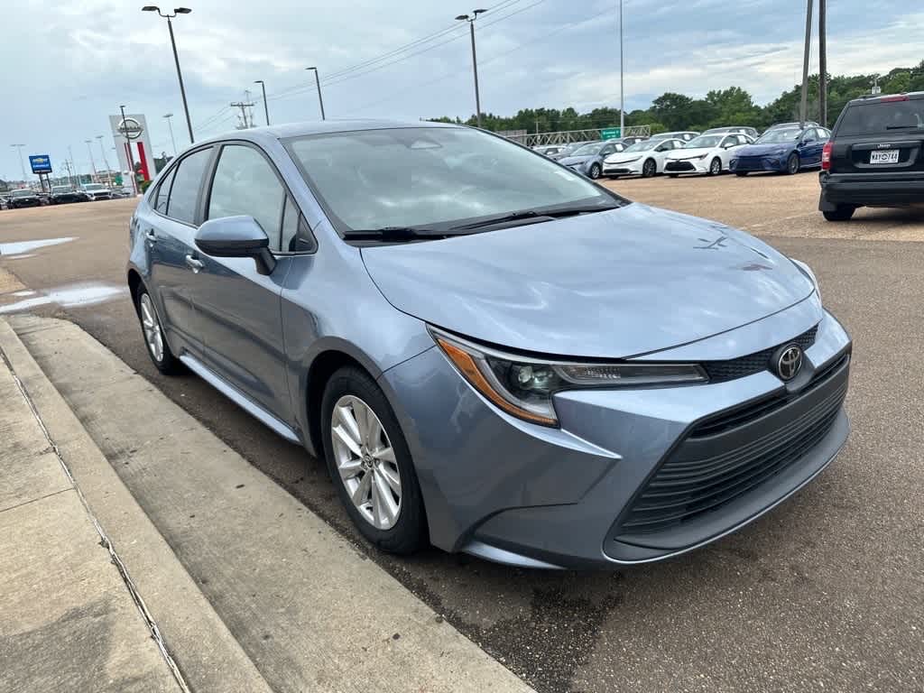 Thumbnail: 2023 Toyota Corolla - 3