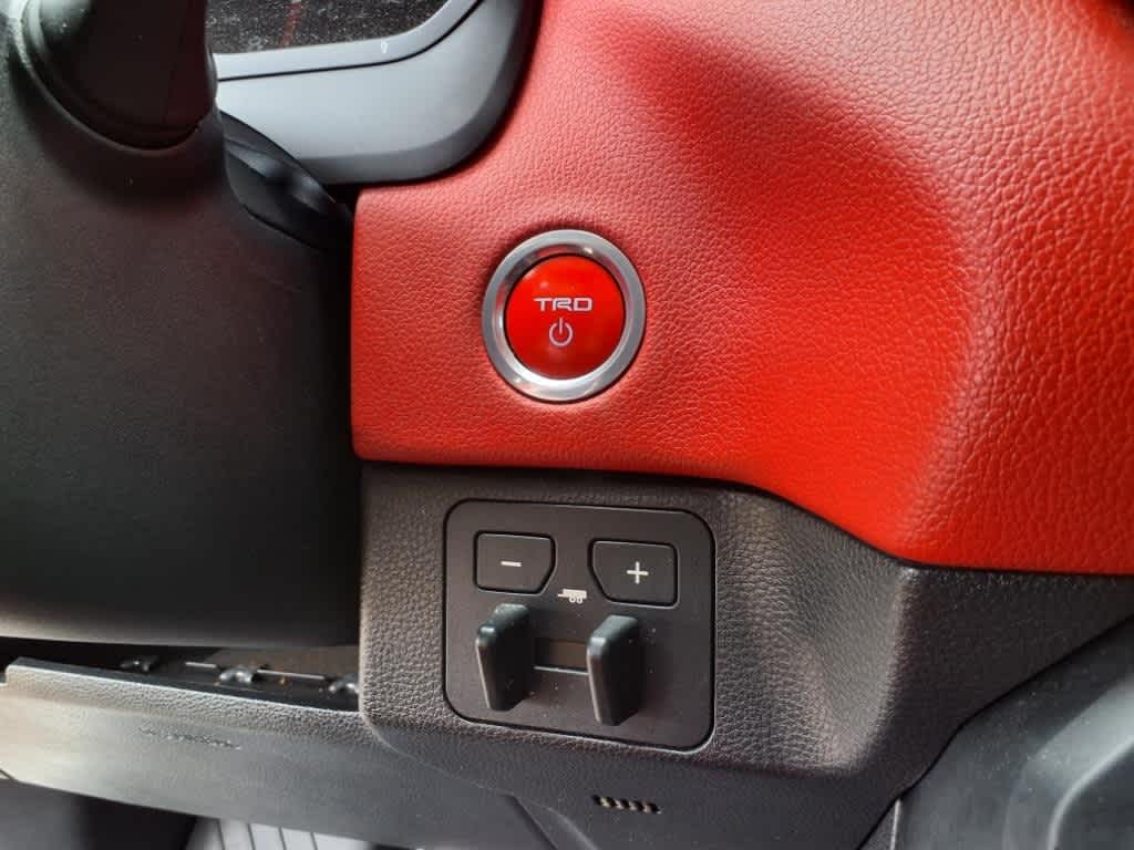 Thumbnail: 2022 Toyota Tundra - 18