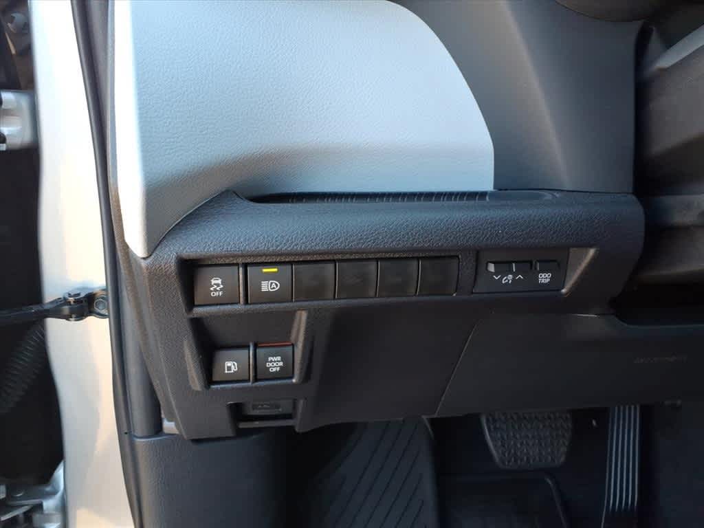 Thumbnail: 2025 Toyota Sienna - 13