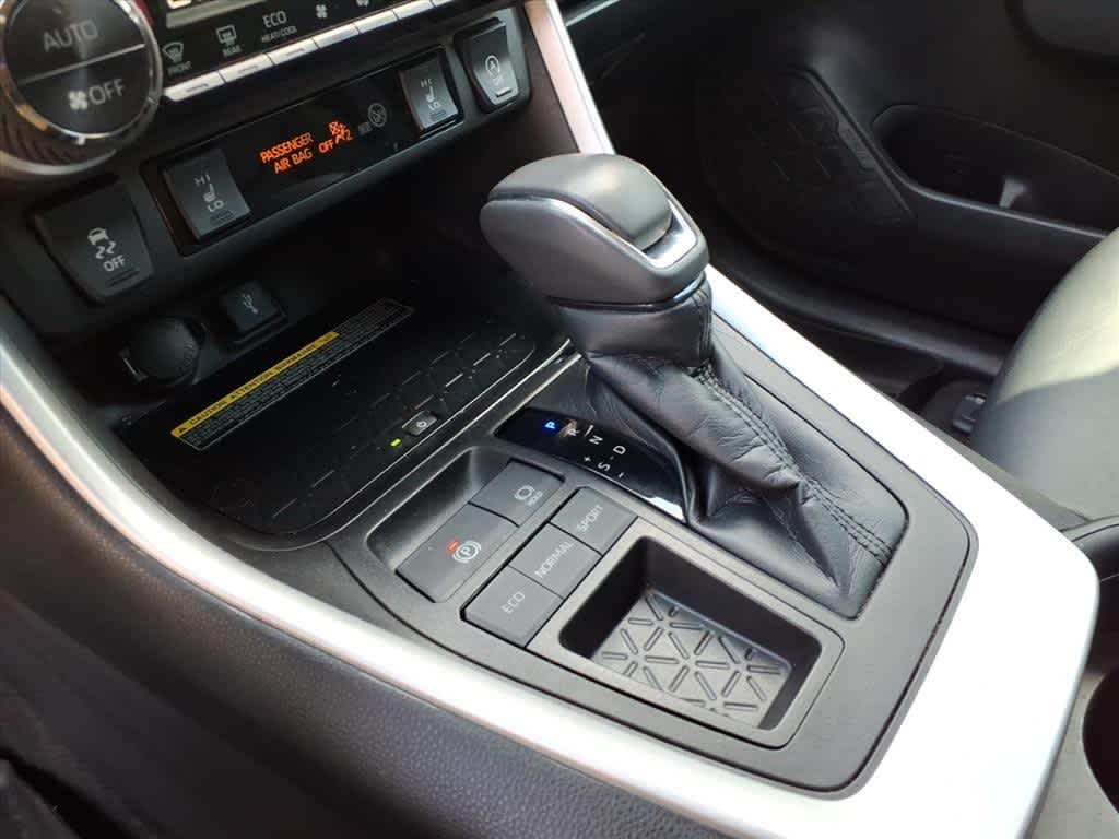 Thumbnail: 2021 Toyota RAV4 - 21