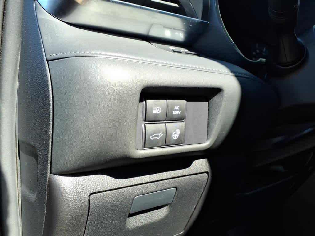 Thumbnail: 2020 Toyota Highlander - 14