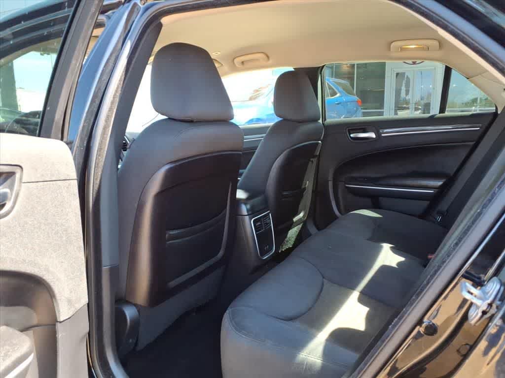 Thumbnail: 2019 Chrysler 300 - 29