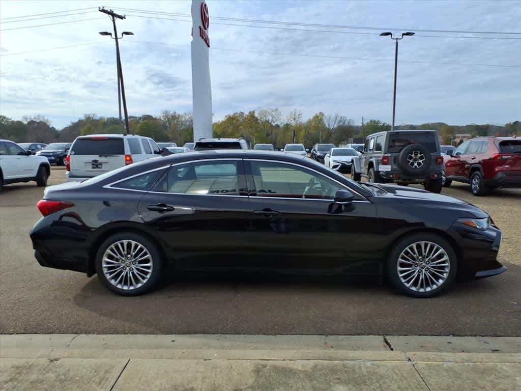 Thumbnail: 2022 Toyota Avalon - 4