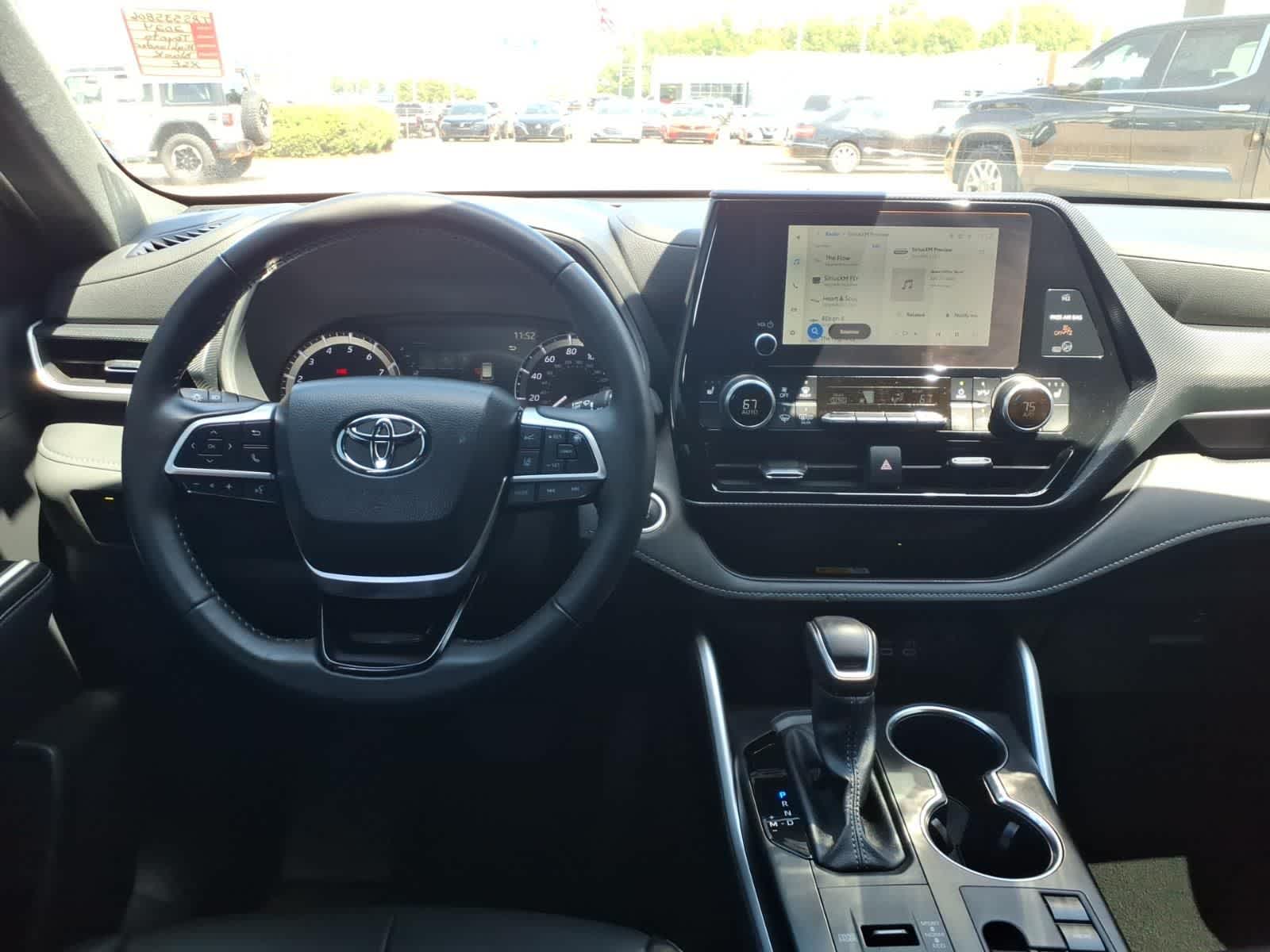 Thumbnail: 2024 Toyota Highlander - 10