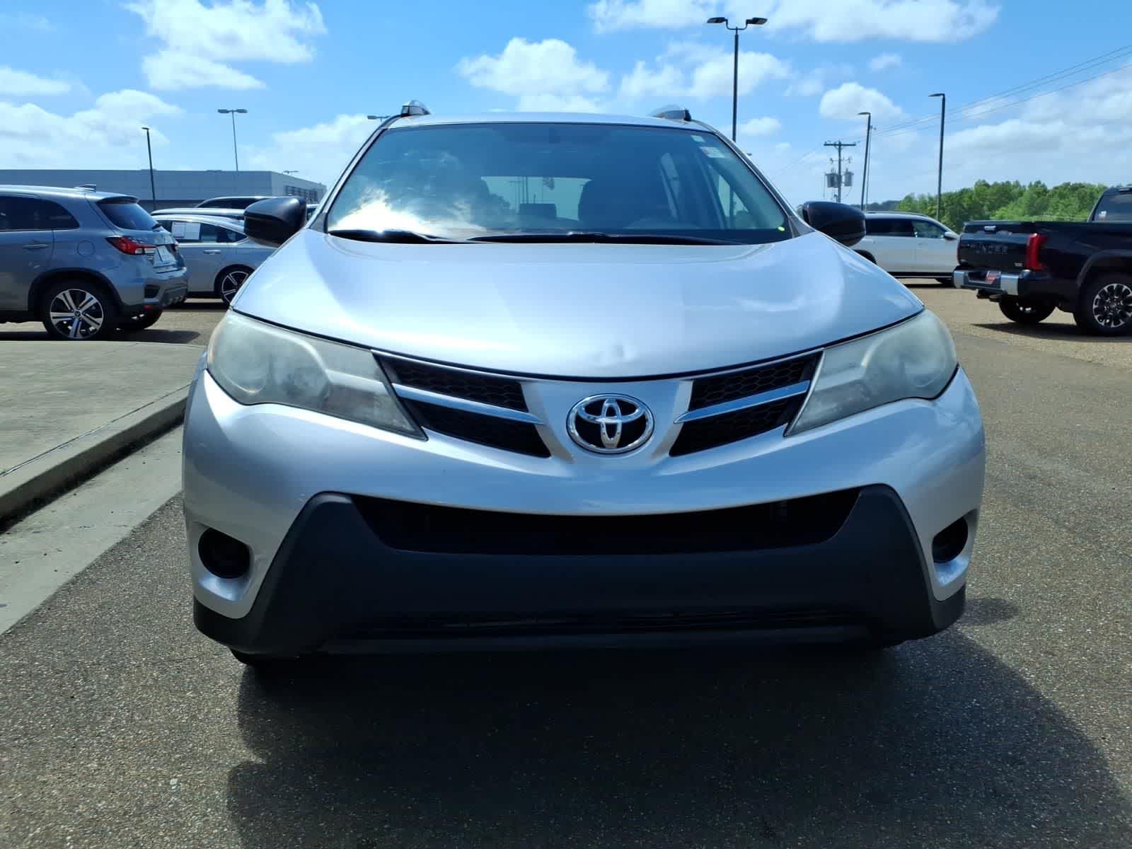 Thumbnail: 2015 Toyota RAV4 - 2