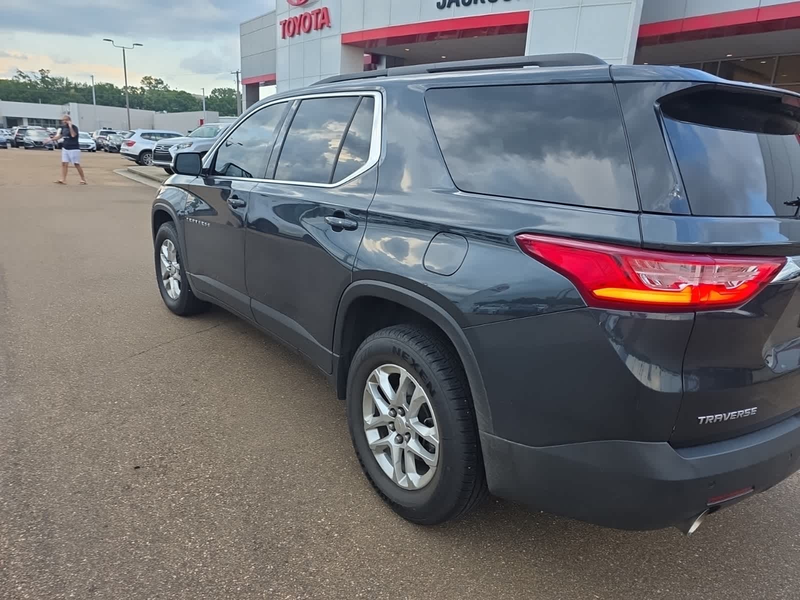 Thumbnail: 2020 Chevrolet Traverse - 4