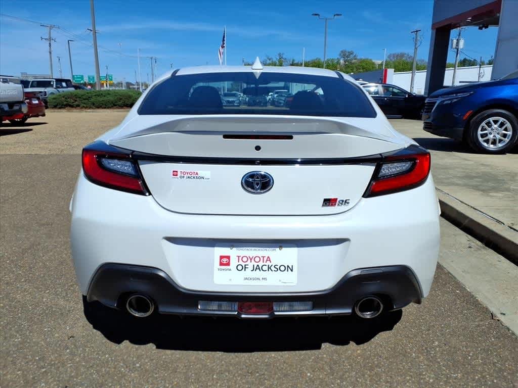 Thumbnail: 2023 Toyota GR86 - 6