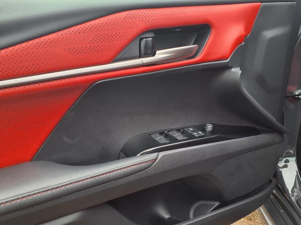 Thumbnail: 2025 Toyota Camry - 11