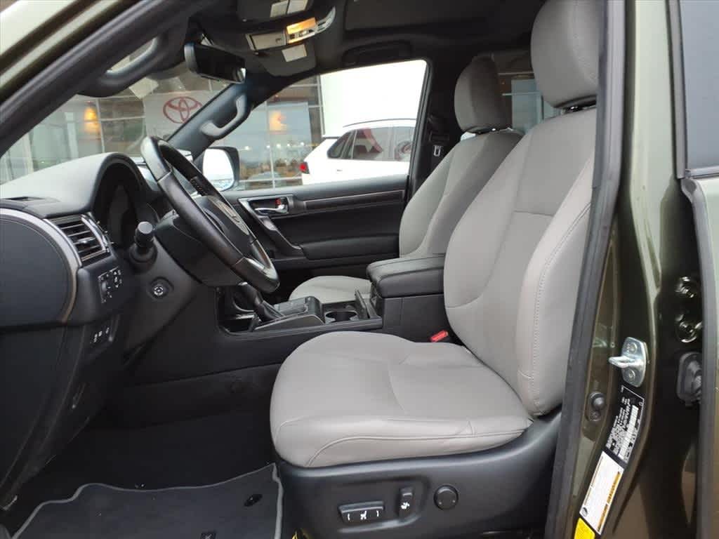 Thumbnail: 2023 Lexus GX - 26