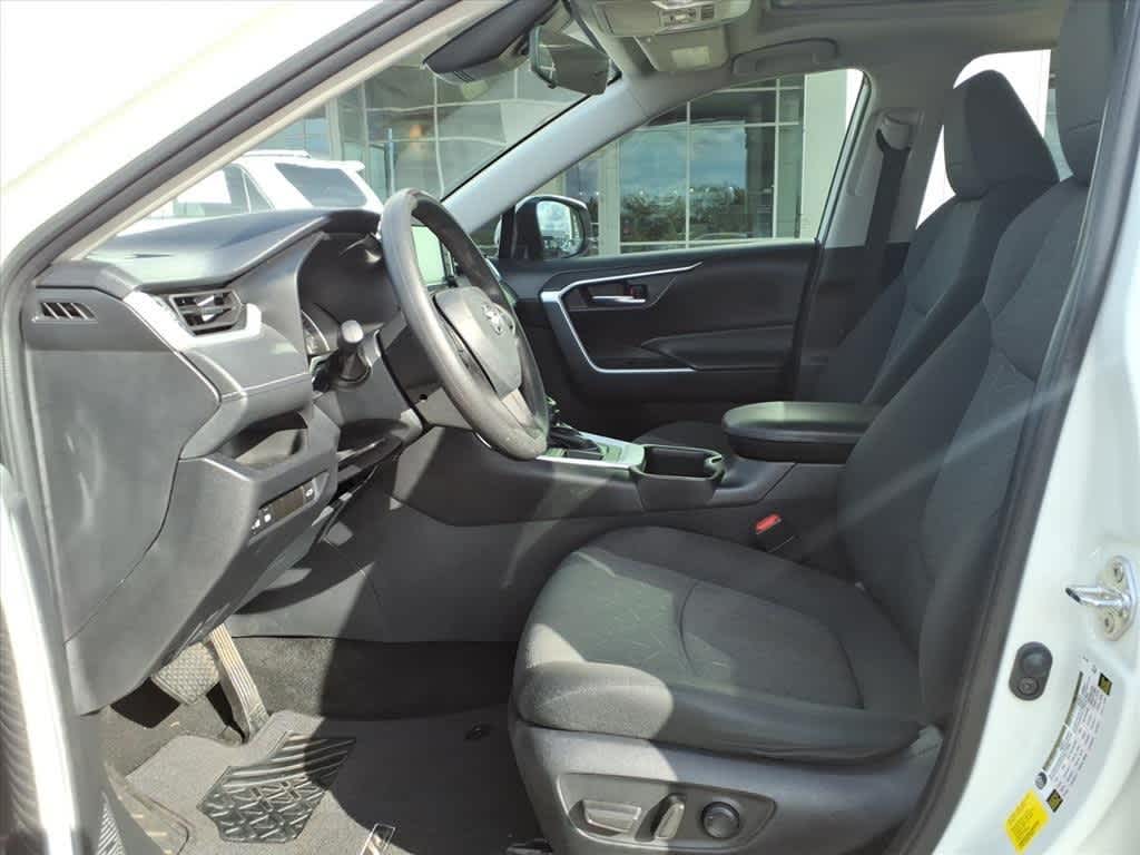 Thumbnail: 2022 Toyota RAV4 - 25