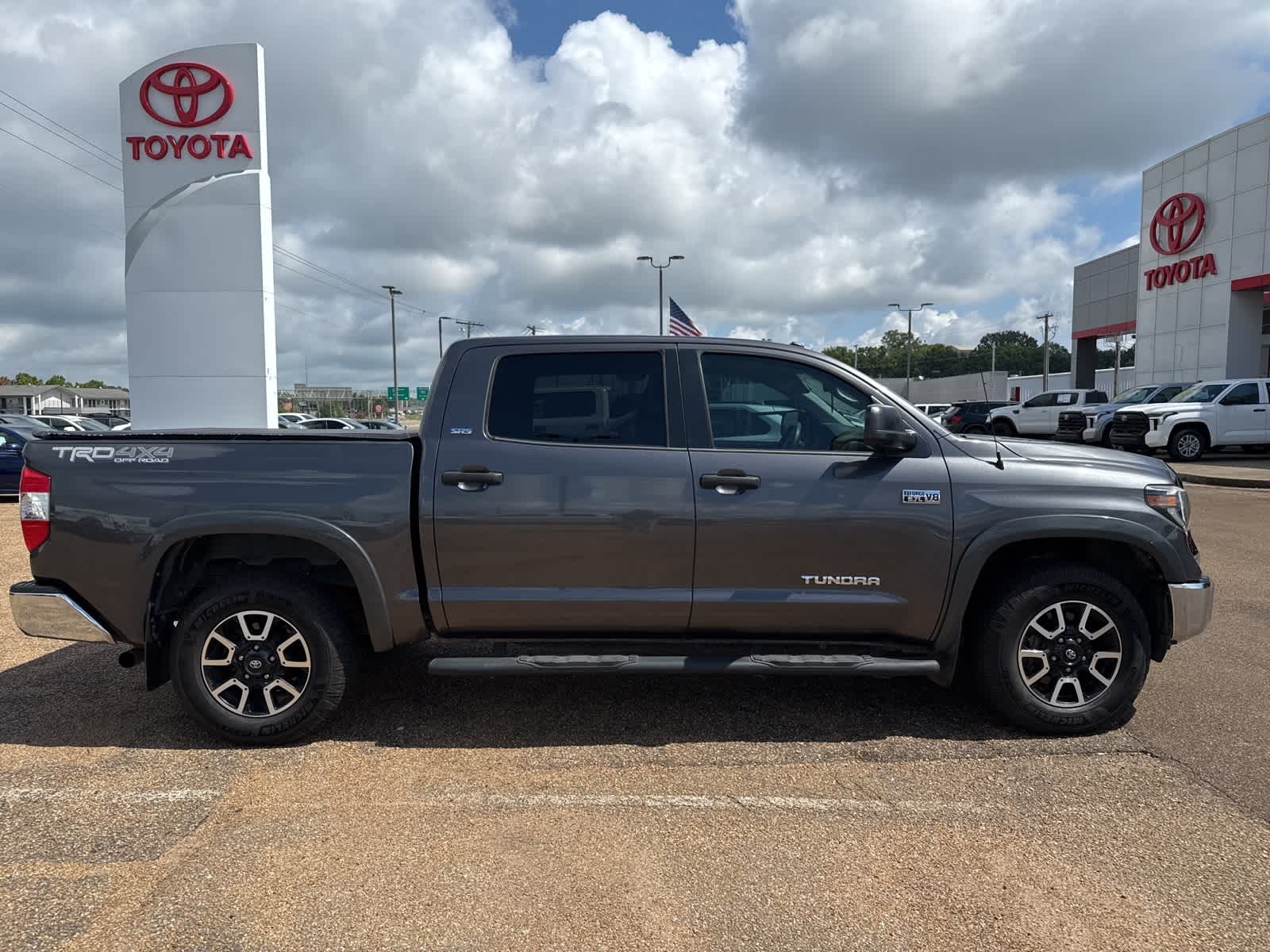 Thumbnail: 2019 Toyota Tundra - 3