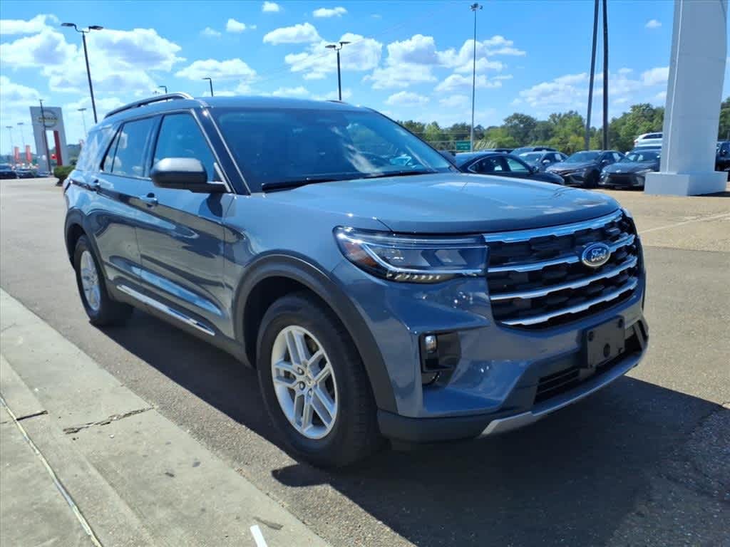 Thumbnail: 2025 Ford Explorer - 3