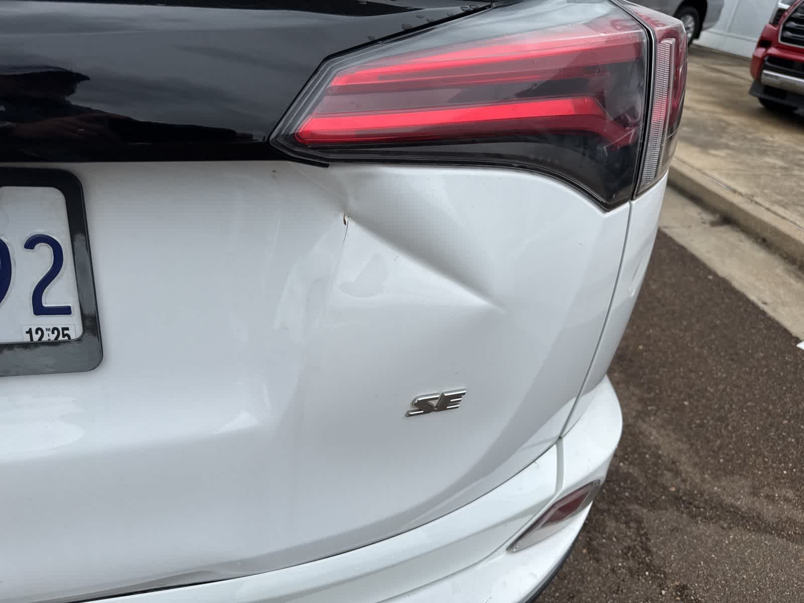 Thumbnail: 2016 Toyota RAV4 - 7