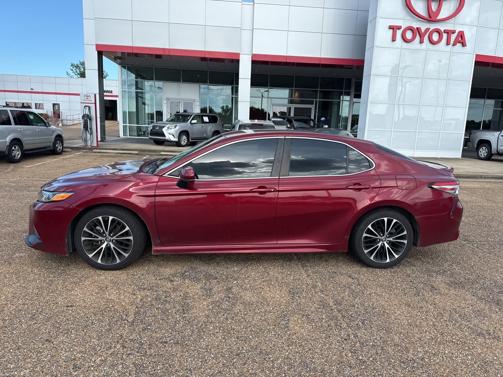 Thumbnail: 2018 Toyota Camry - 1
