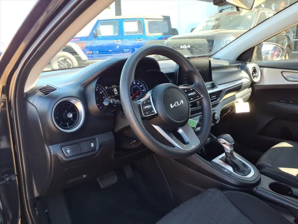 Thumbnail: 2023 Kia Forte - 10