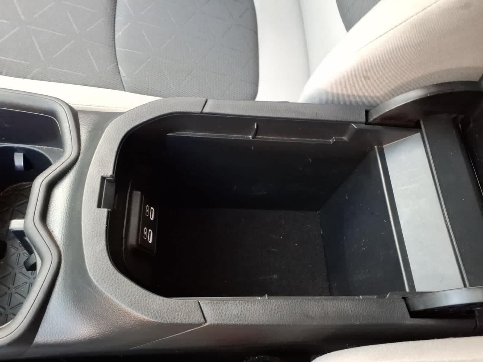 Thumbnail: 2023 Toyota RAV4 - 23