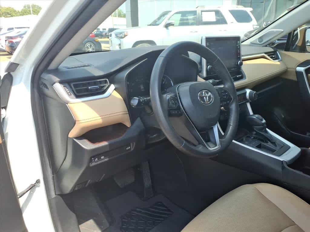 Thumbnail: 2022 Toyota RAV4 - 11