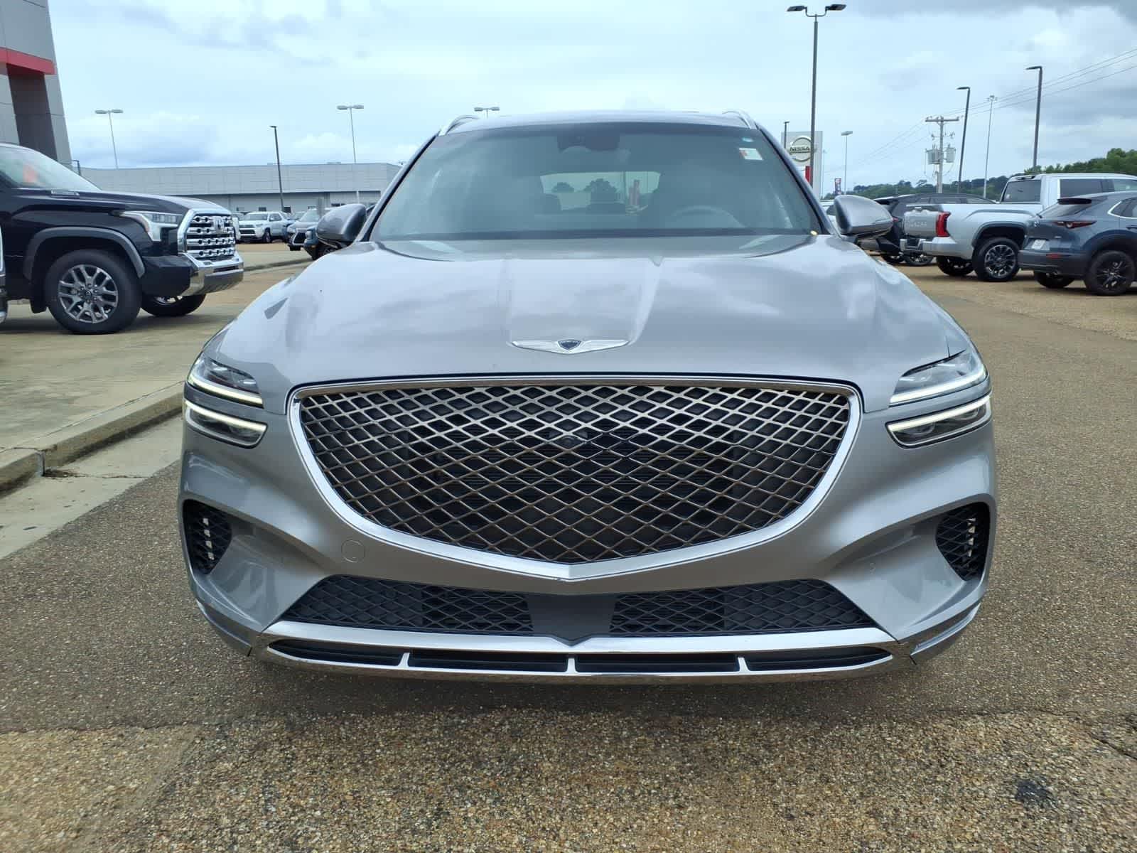 Thumbnail: 2022 Genesis GV70 - 2