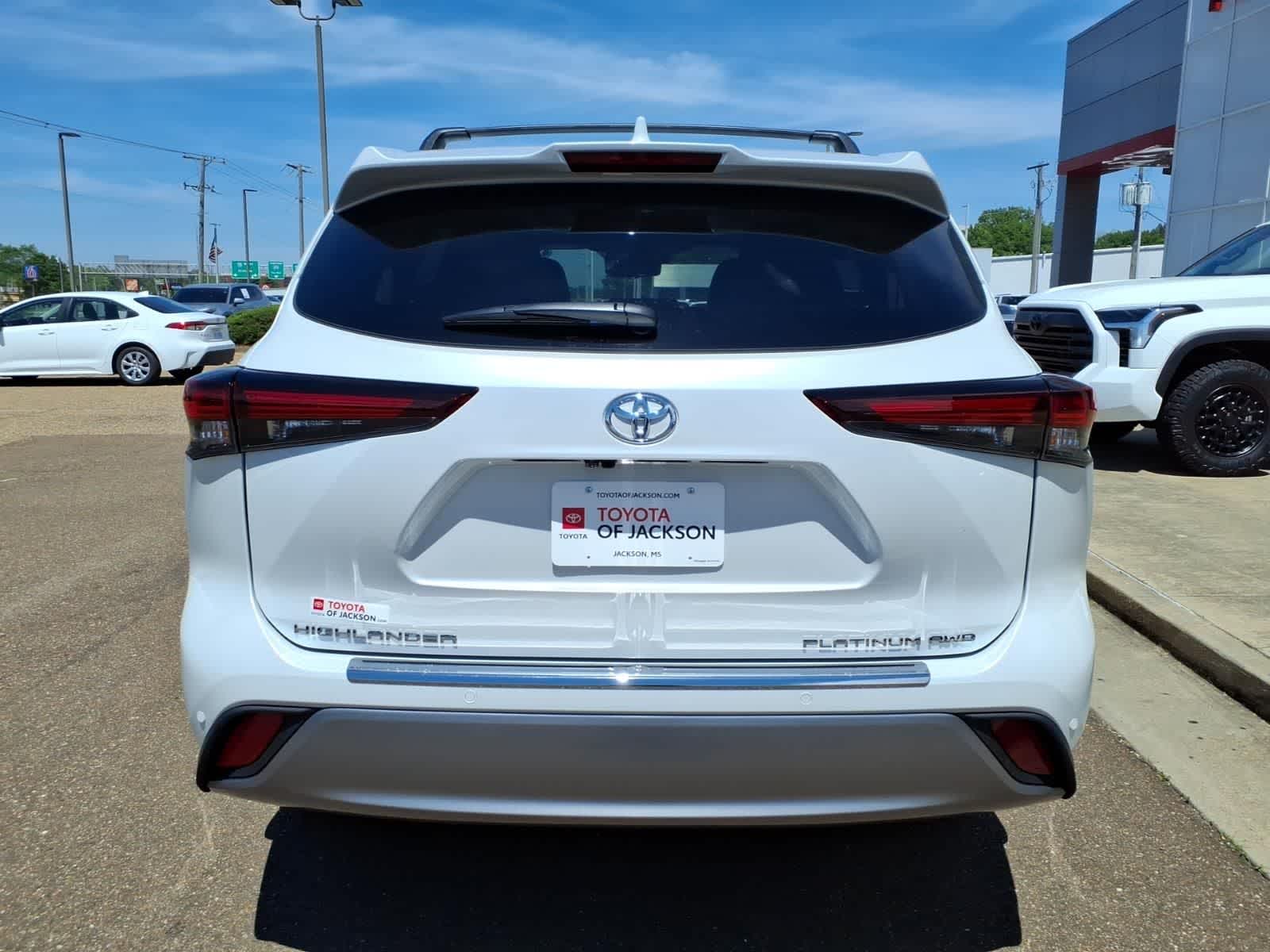 Thumbnail: 2026 Toyota Highlander - 6