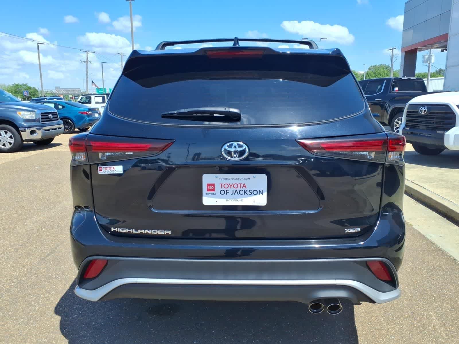 Thumbnail: 2024 Toyota Highlander - 6