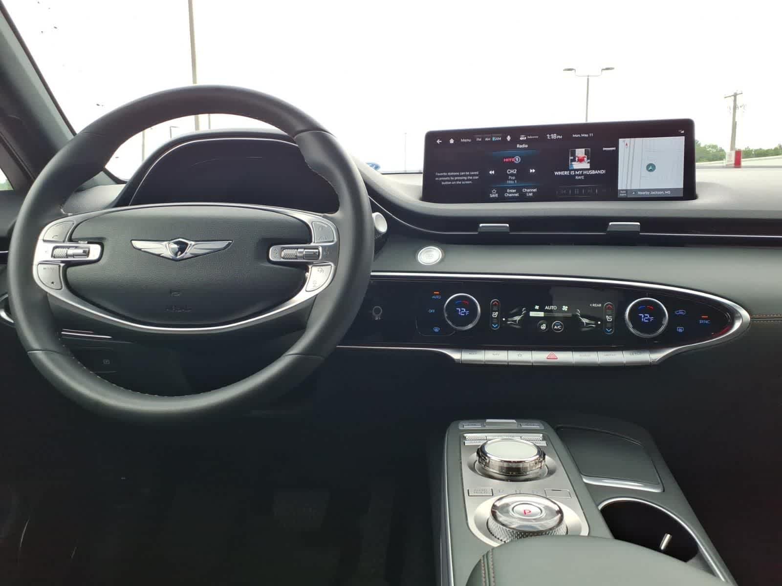 Thumbnail: 2022 Genesis GV70 - 10