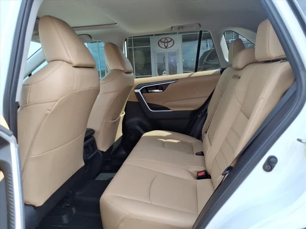 Thumbnail: 2019 Toyota RAV4 - 28