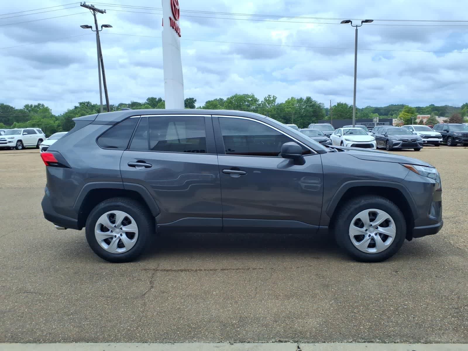 Thumbnail: 2024 Toyota RAV4 - 4