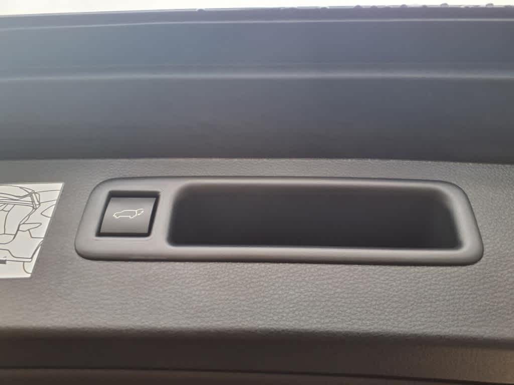 Thumbnail: 2024 Toyota Highlander - 9