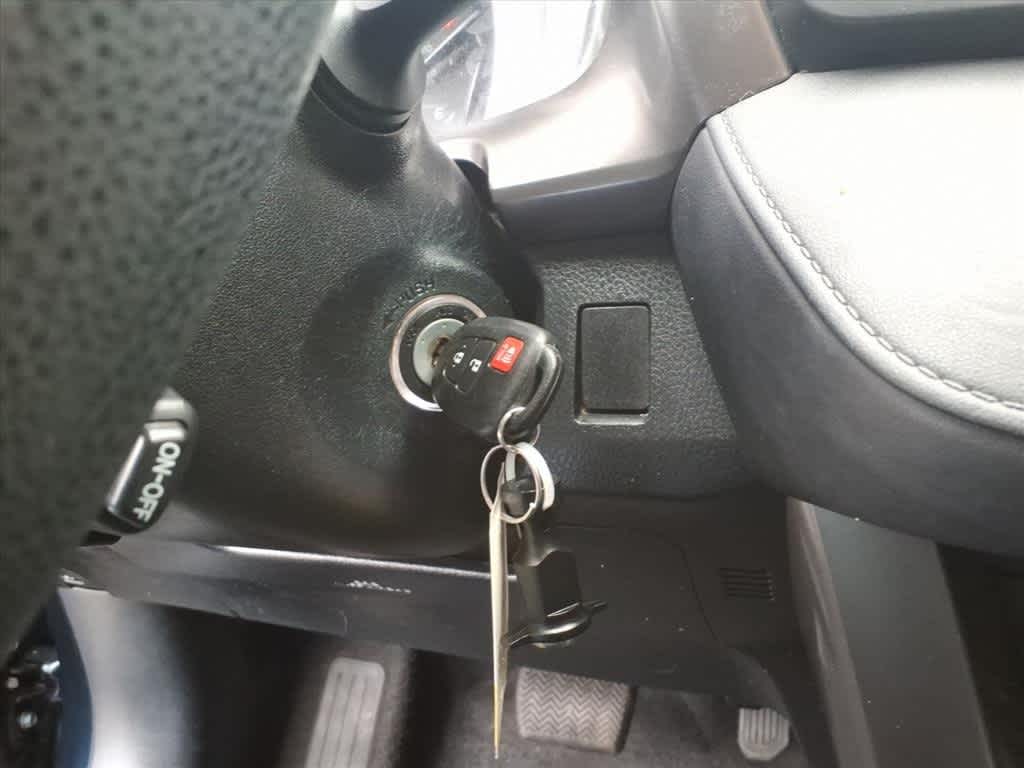 Thumbnail: 2018 Toyota RAV4 - 17