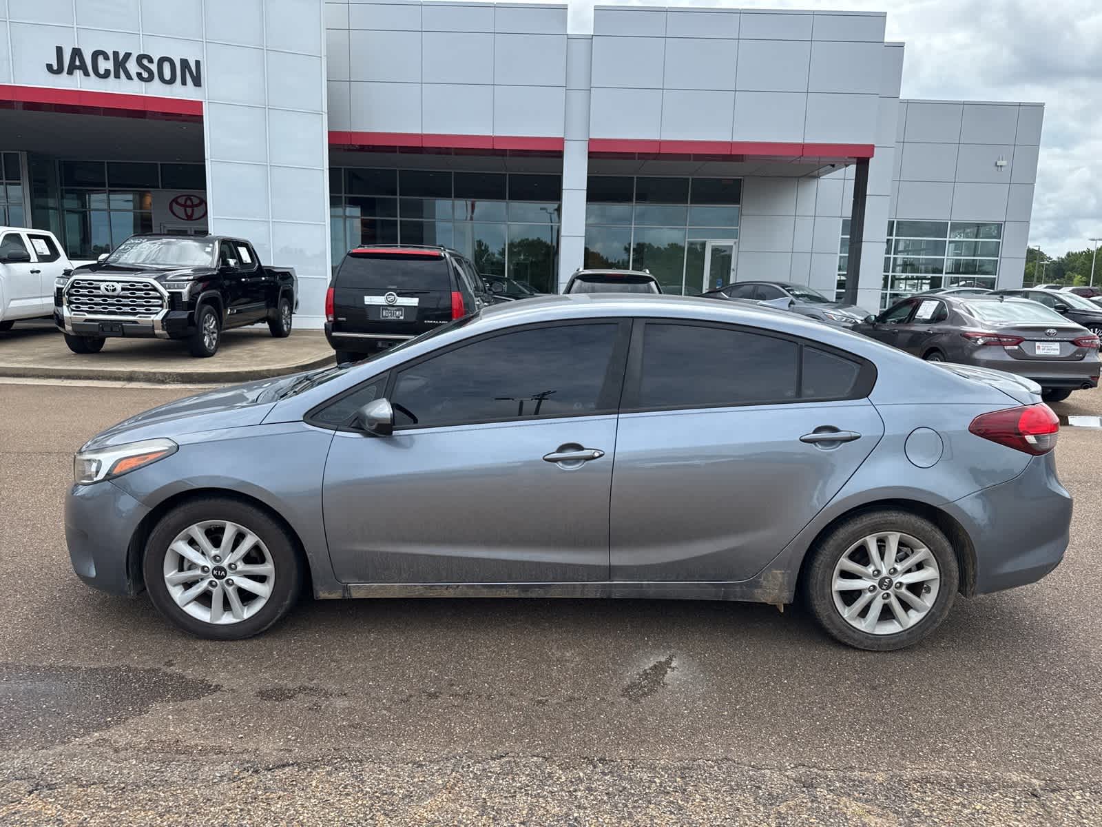 Thumbnail: 2017 Kia Forte - 1