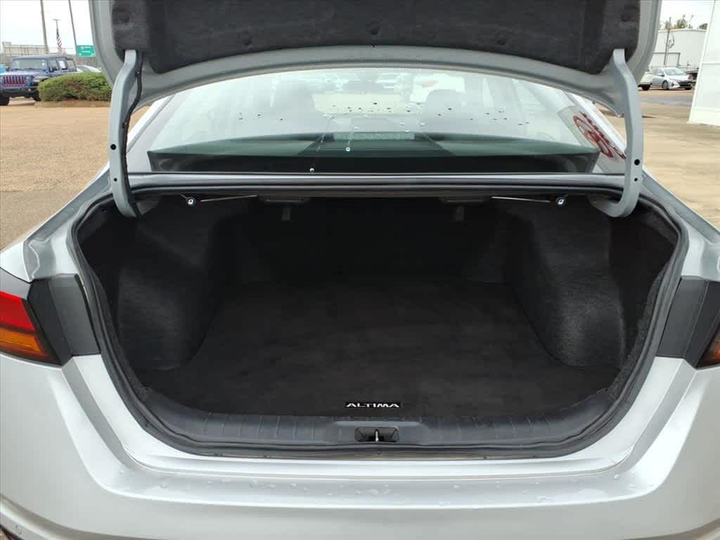 Thumbnail: 2024 Nissan Altima - 8