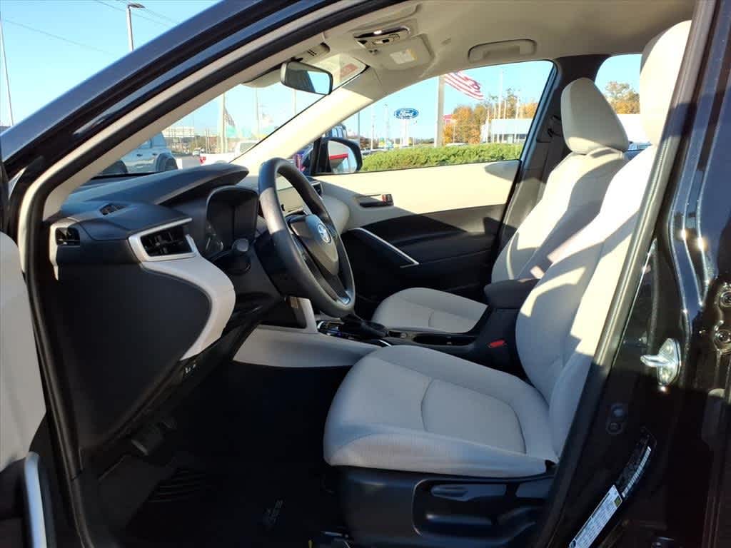 Thumbnail: 2025 Toyota Corolla Cross - 24