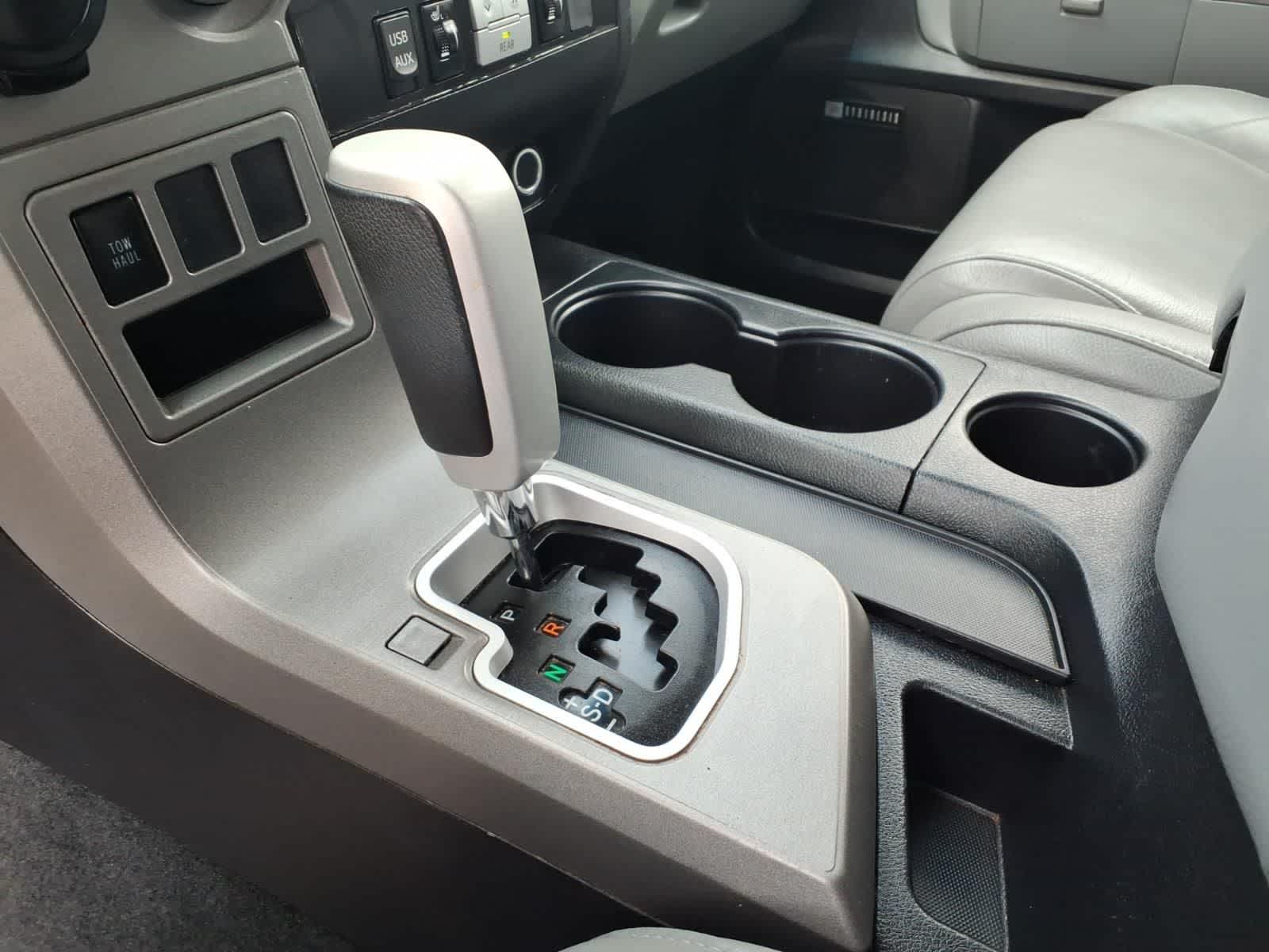 Thumbnail: 2014 Toyota Sequoia - 21