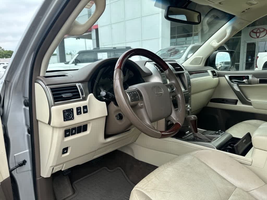 Thumbnail: 2014 Lexus GX - 10