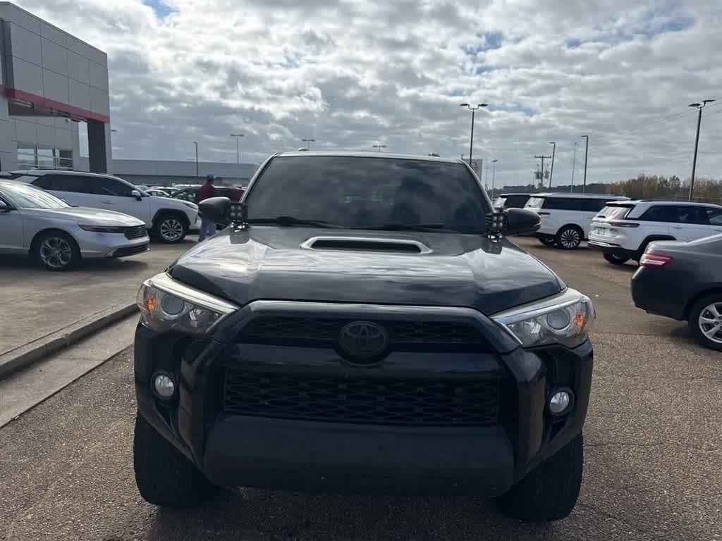 Thumbnail: 2018 Toyota 4Runner - 3