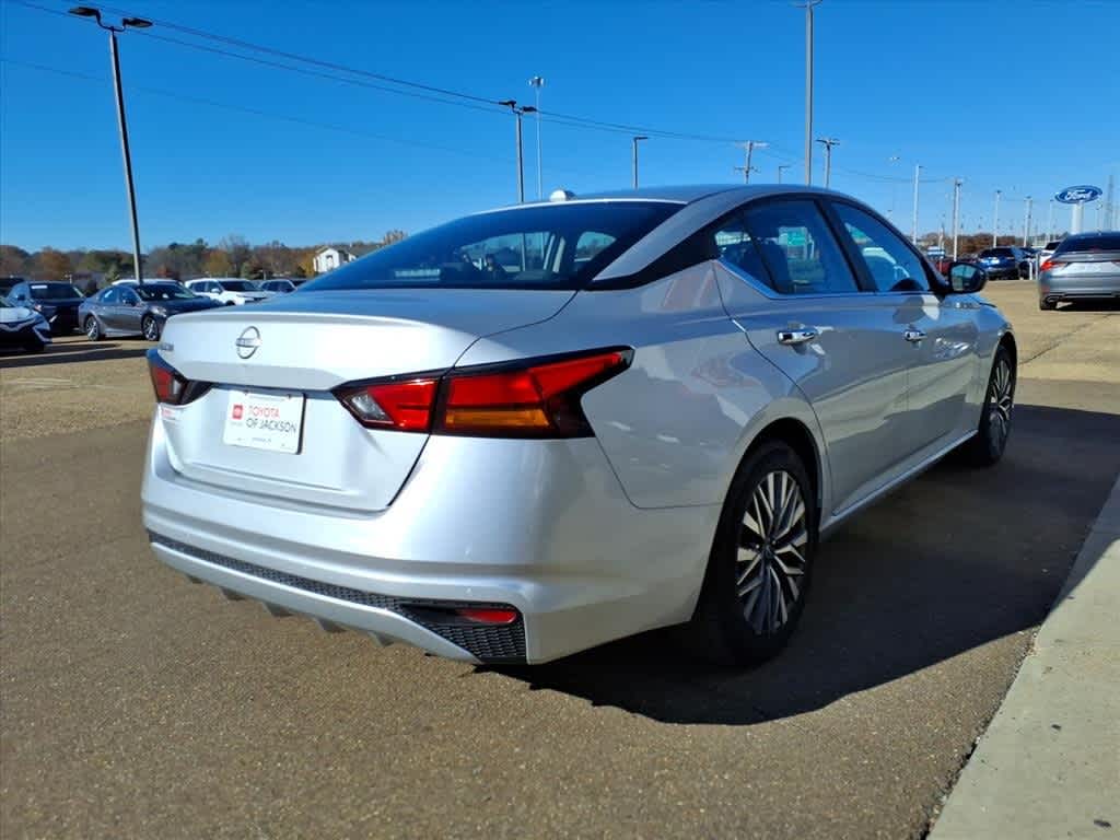Thumbnail: 2025 Nissan Altima - 5
