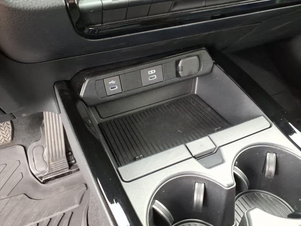 Thumbnail: 2025 Toyota Prius - 21