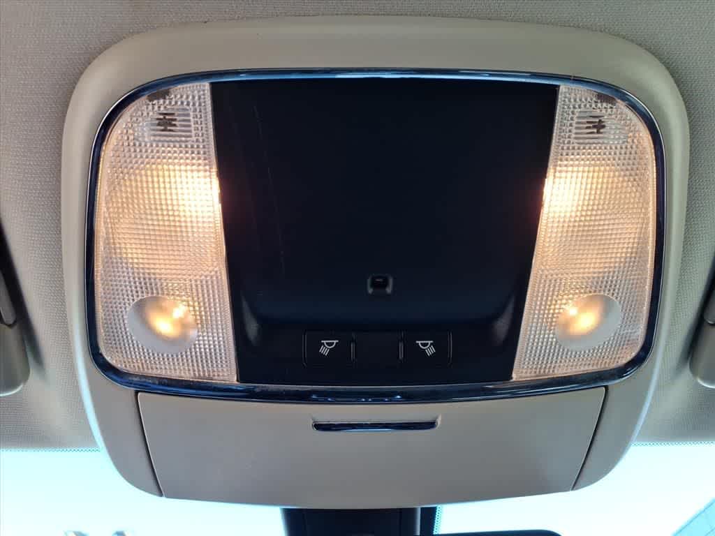 Thumbnail: 2019 Chrysler 300 - 23