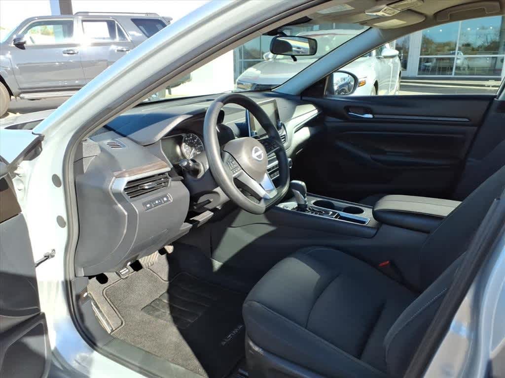 Thumbnail: 2025 Nissan Altima - 10