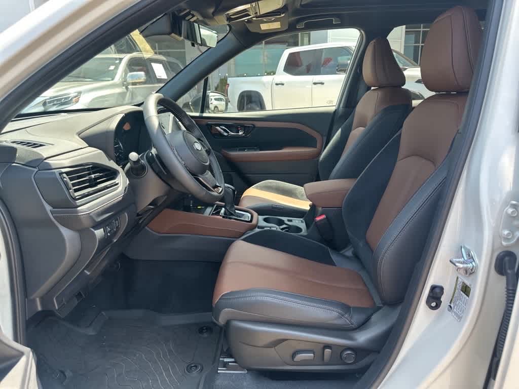 2025 Subaru Forester Touring 24
