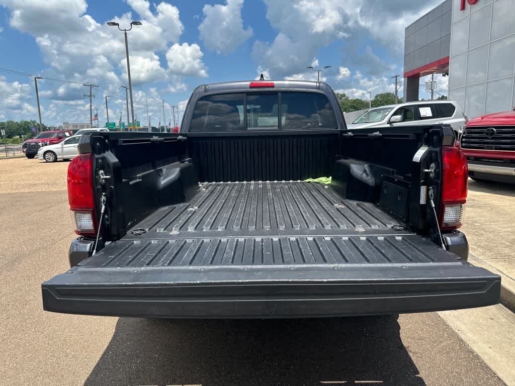 Thumbnail: 2020 Toyota Tacoma - 9