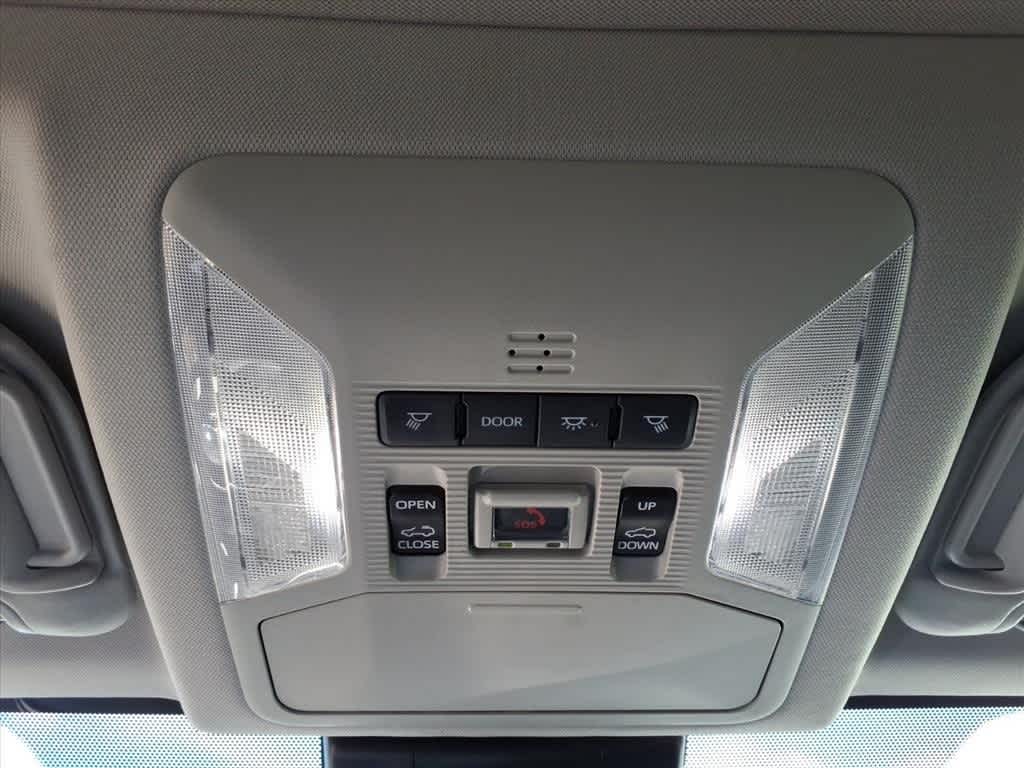 Thumbnail: 2022 Toyota RAV4 - 24